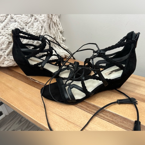 Women’s BCBG lace up Black wedges size 8.5 - Picture 3 of 4